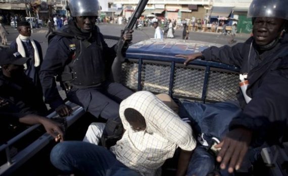 Le Policier, Le Gendarme Et Le Citoyen