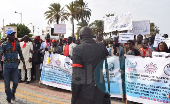 Le Sénégal, Un Pays Où On Ne Travaille Pas !