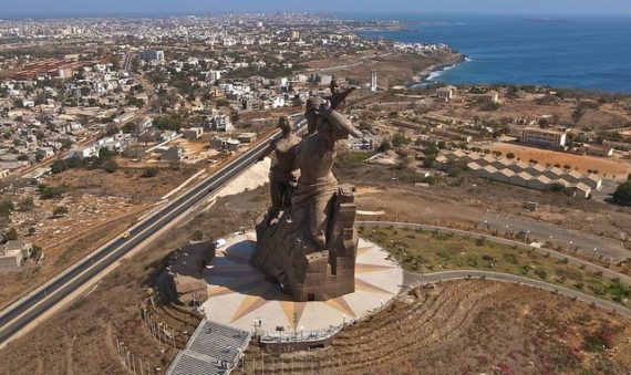 Tentatives De Réconciliation Des Deux Pôles De La Mal Gouvernance : Une Boulimie Foncière à Nulle Autre Pareille