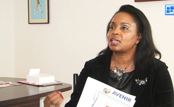 La Cinquantenaire Indignée Et En Colère