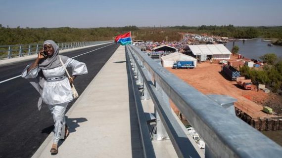 Infrastructures :la Bad Finance Le Pont Du Fleuve Gambie. Lisez Bien, Qui était Président Du Sénégal …