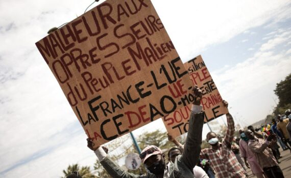 Ces Accords Qui Encadrent Les Interventions Militaires Au Mali