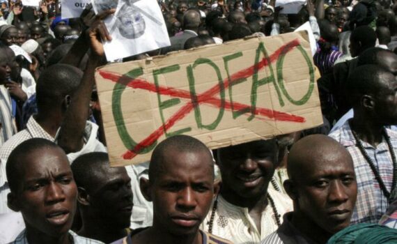 Crise Au Mali, L’orientation Controversee De La Cedeao Soutenue Par La Communaute Internationale Sert-elle L’afrique ?