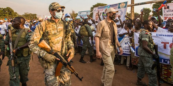 Cachez Ces Mercenaires Que Paris Ne Saurait Voir