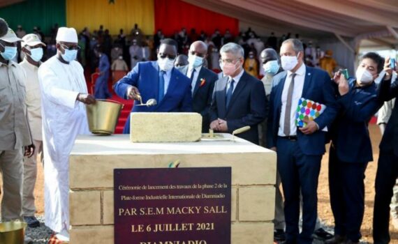 L’hÉrÉsie Des StratÉgies Économiques Du Tout Infrastructure En Afrique