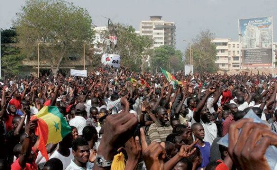 Vers Une Nouvelle RÉpublique, À Travers Une Cohabitation ApaisÉe