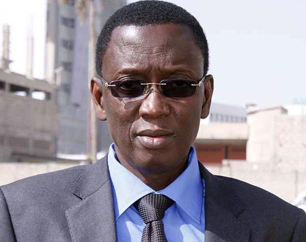 De L’Étroitesse Des Partis Politiques