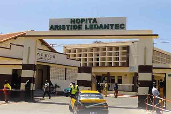 L’hopital Central Indigene De Dakar, Du Projet Colonial De DÉlocalisation Au Projet De Reconstruction