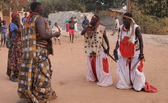 Un Bois SacrÉ Aux Dimensions Multiples