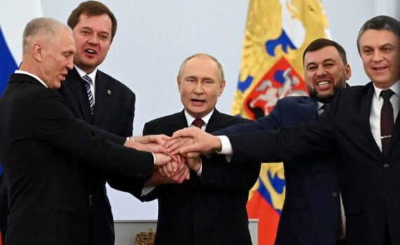 La Victoire Potemkine De Vladimir Poutine