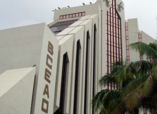 Les Uns Creusent, Les Autres Remblayent